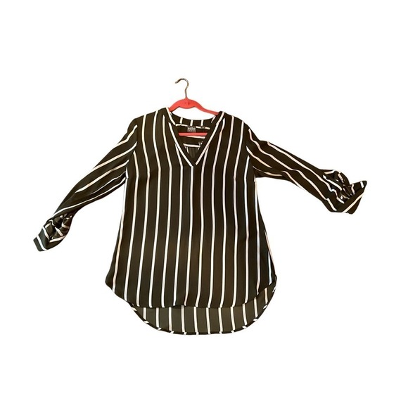 Soho New York and Company Blouse Top Women SZ M Black Striped Long Sleeve V-Neck - Picture 4 of 6